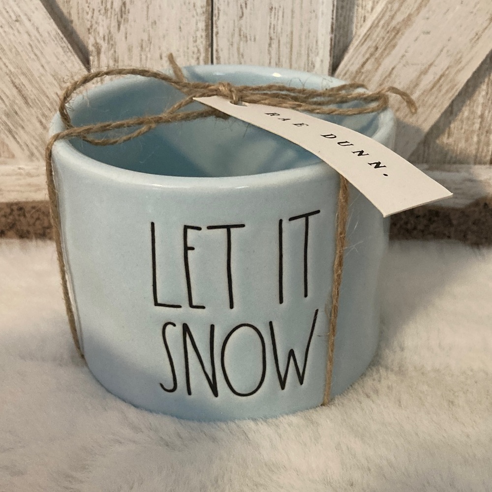 Rae Dunn Sky Blue 'Let It Snow' Pot